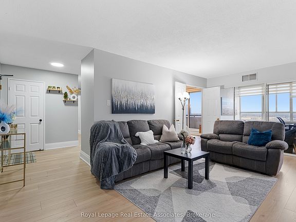 4th image of 100 County Court Blvd #1808