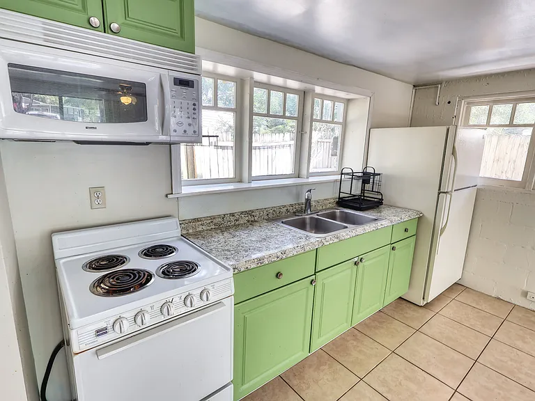 3035 Melton St N #1/2 — Photo 18