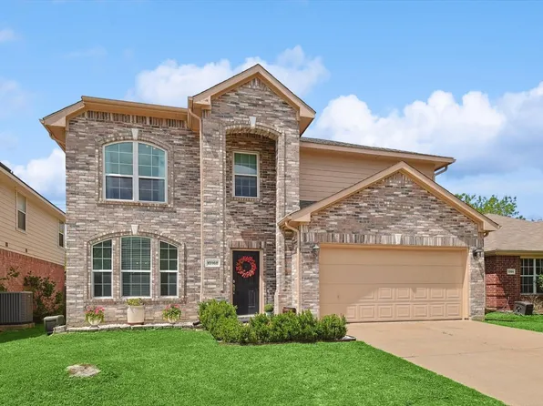10168 Chapel Rock Dr, Fort Worth, TX 76116