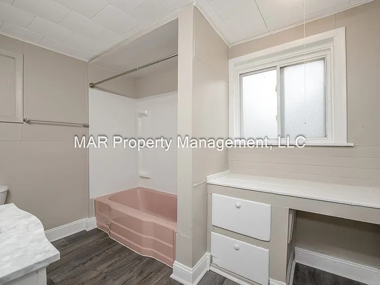 251 W Harris Ave — Photo 15