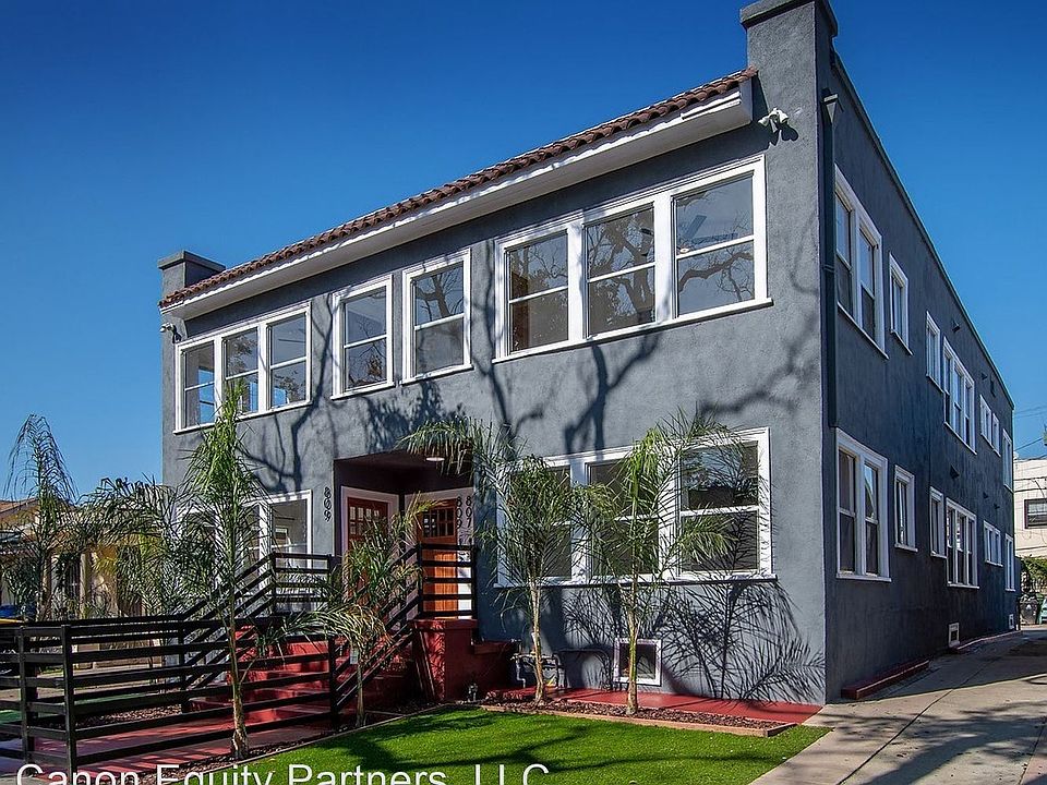 1st image of 807 W 41st St #8260312