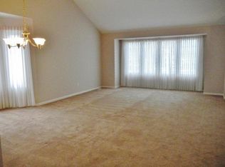 12820 Jefferson Dr, Crown Point, IN 46307