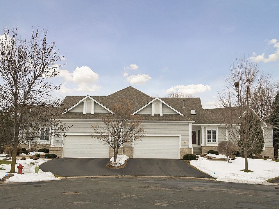 1st image of 8821 Pointe Vista Dr