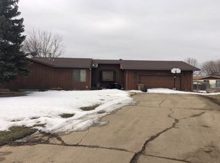 1724 5th St SE, Minot, ND 58701