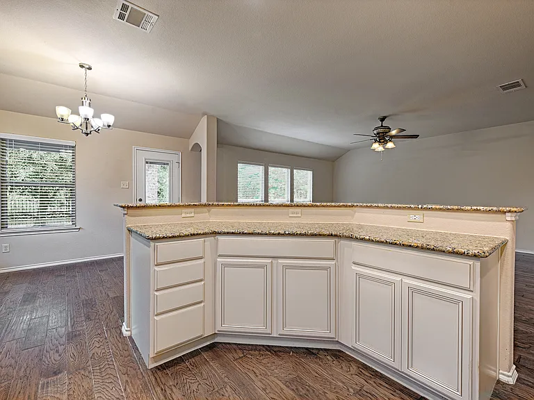 2805 Leslie Ln — Photo 27
