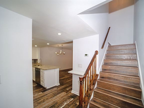 3rd image of 4610 W North B St