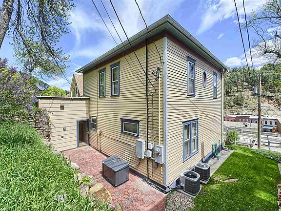 3rd image of 366 Williams St