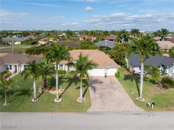 909 SW 22nd Ter, Cape Coral, FL 33991