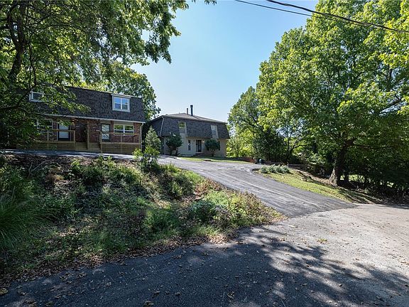 2nd image of 680 E Crescent Dr