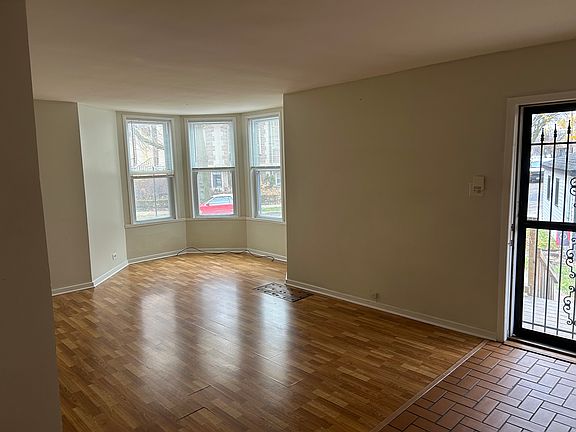 5th image of 5341 W Giddings St #1