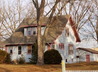 39041 8th Ave, North Branch, MN 55056