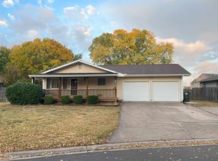 211 S Erb St, Hesston, KS 67062