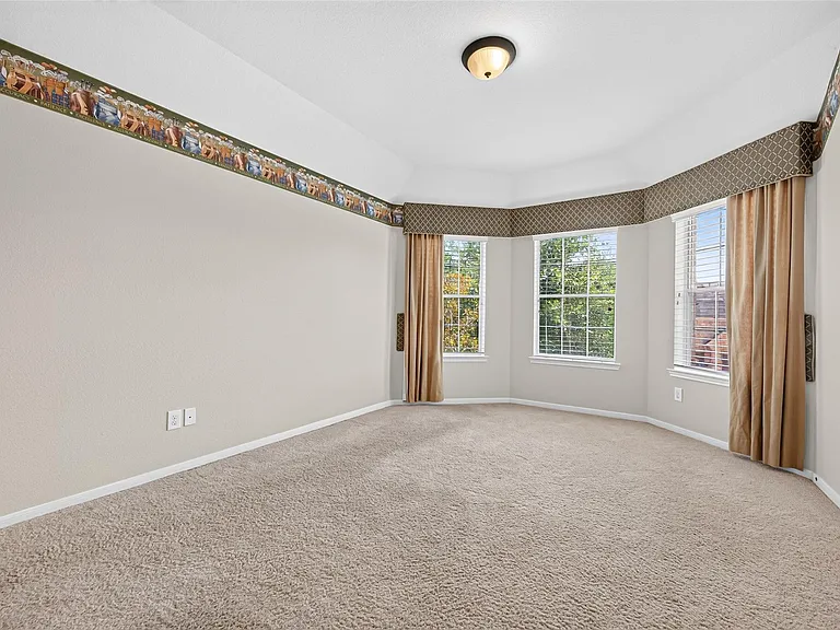 9735 Lansing Meadows Dr — Photo 38