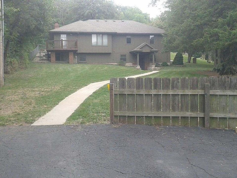 Private Drive and Entrance