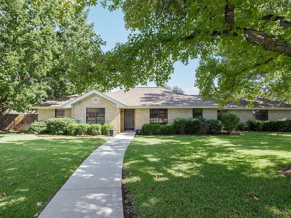 1st image of 2 Pebblebrook Ct