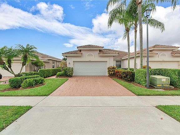 2nd image of 5690 Emerald Cay Terrace #5690