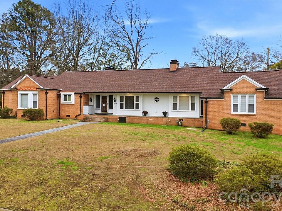 1st image of 2637 Armstrong Cir