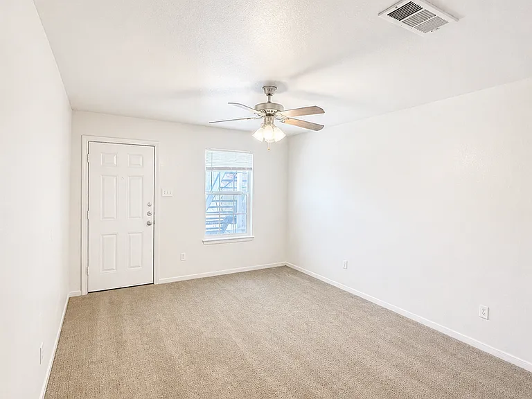 4203 Primrose Dr #C — Photo 8