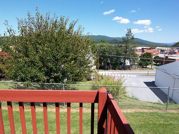 2nd image of 213 Cedar Ave Unit 3