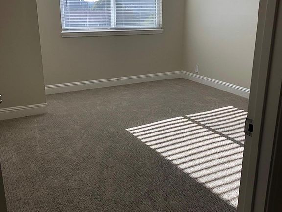 5th image of 3334 Fillmore St APT 201