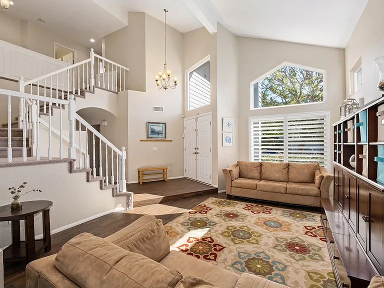 20891 Porter Ranch Rd — Photo 2