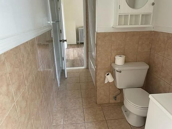 4th image of 322 Cottage Pl