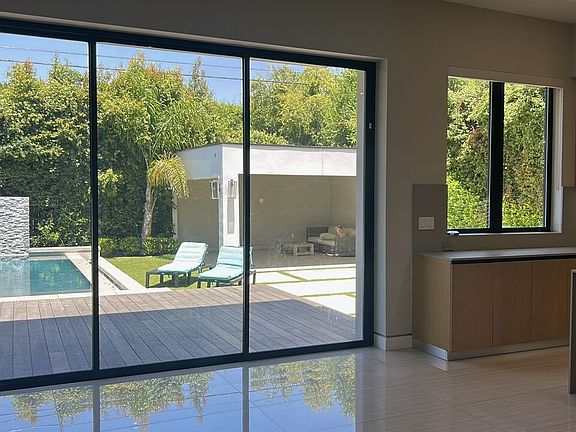3rd image of 6347 Maryland Dr