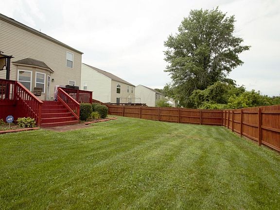 5th image of 115 Knights Bridge Dr N