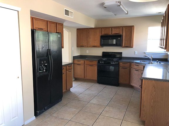 2nd image of 253 Westvale Ct