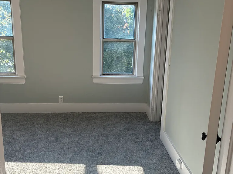 1086 Joy Ave — Photo 22