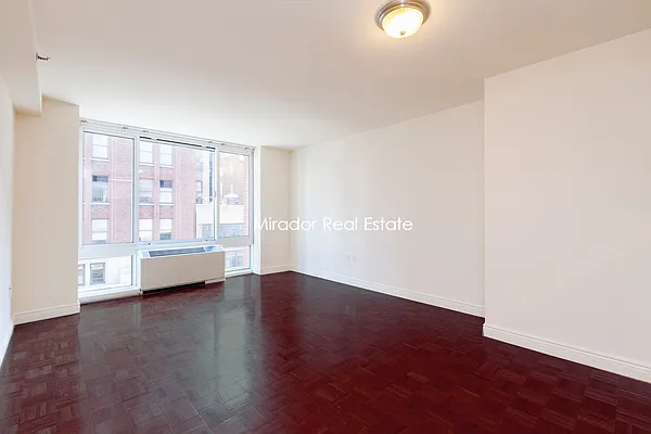 Rented by Mirador Real Estate | media 21