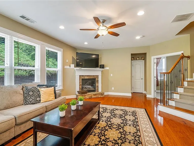 3845 Seaton Dr — Photo 14