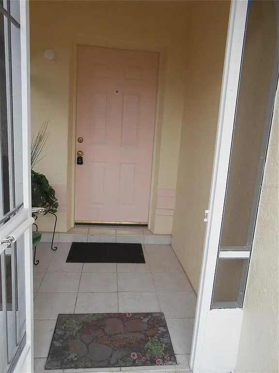 3 bed, 2.0 bath, 1879 sqft, $2,500 — Photo 2