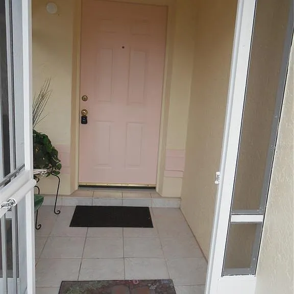 21239 Gaylord Ave — Photo 2