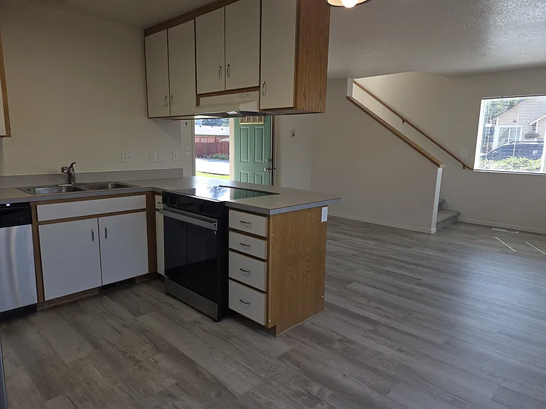 317 E Dodge St #1 — Photo 11