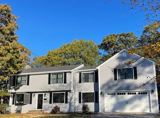 12 Laurel Ln, East Greenwich, RI 02818