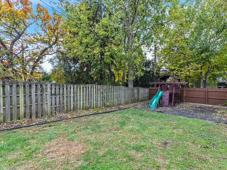 124 Oak Knolls Ave — Photo 35