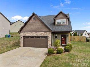 28 Mallard Run Dr, Arden, NC 28704