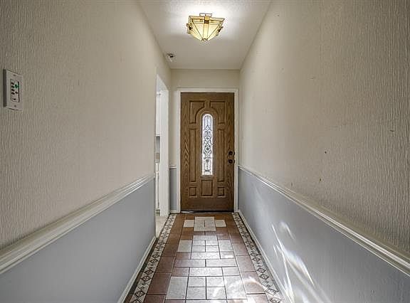 3rd image of 604 Barkridge Trl