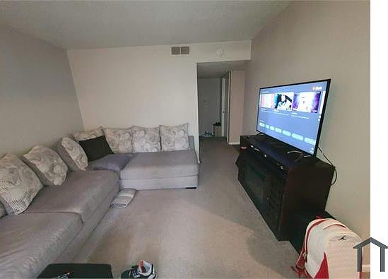 2nd image of 2831 Sonora Dr #2