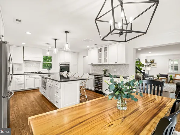 3311 Cameron Mills Rd, Alexandria, VA 22302