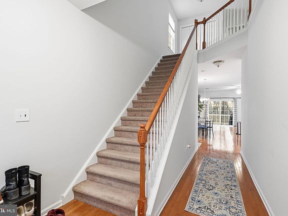 4th image of 1530 Crest Park Ct