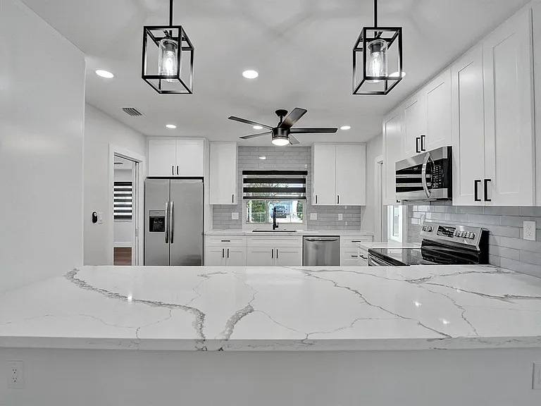 5011 Buchanan St — Photo 17