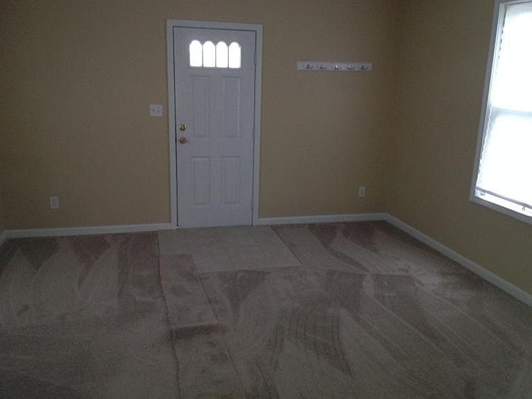 2nd image of 817 Maple St