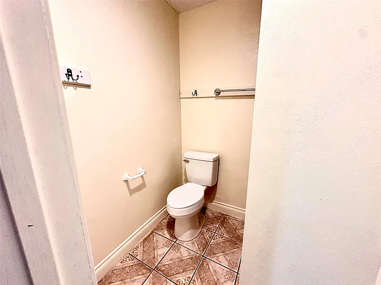 7754 Bunker Wood Ln — Photo 16