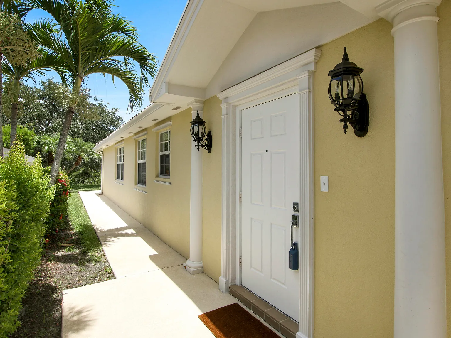 2 bed, 2.0 bath, 1680 sqft, $2,345 — Photo 3
