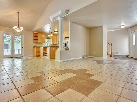 3rd image of 231 E Cottage Glen Ln