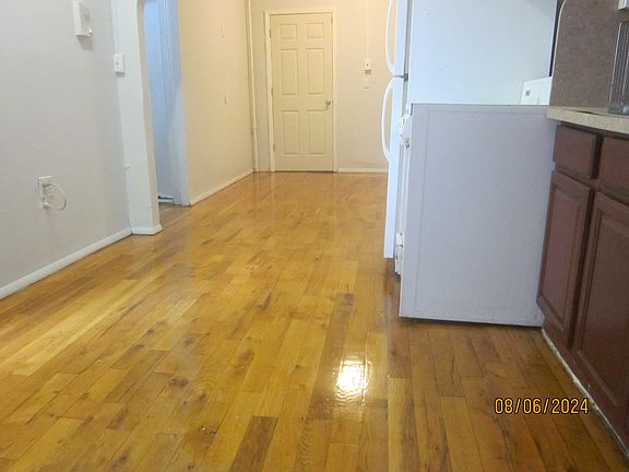 3rd image of 269 Powers St