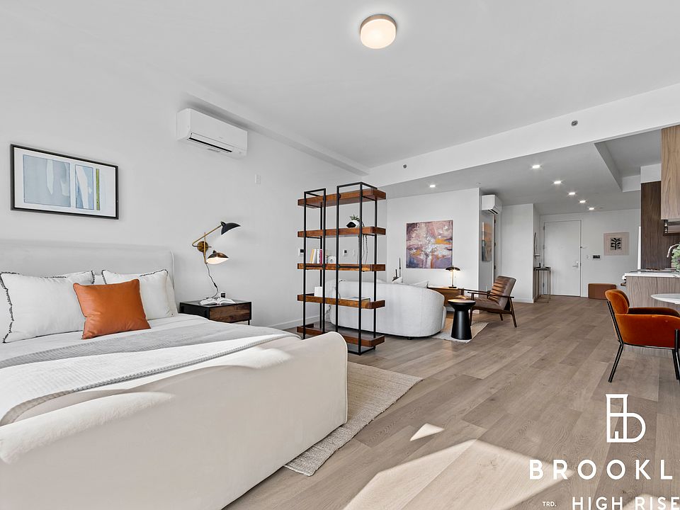 1st image of 50 E 10th St #305
