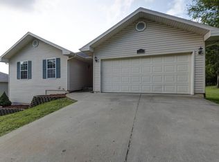 1202 E Lark St, Ozark, MO 65721